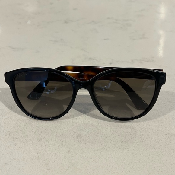 Gucci Sunglasses - Picture 3 of 8